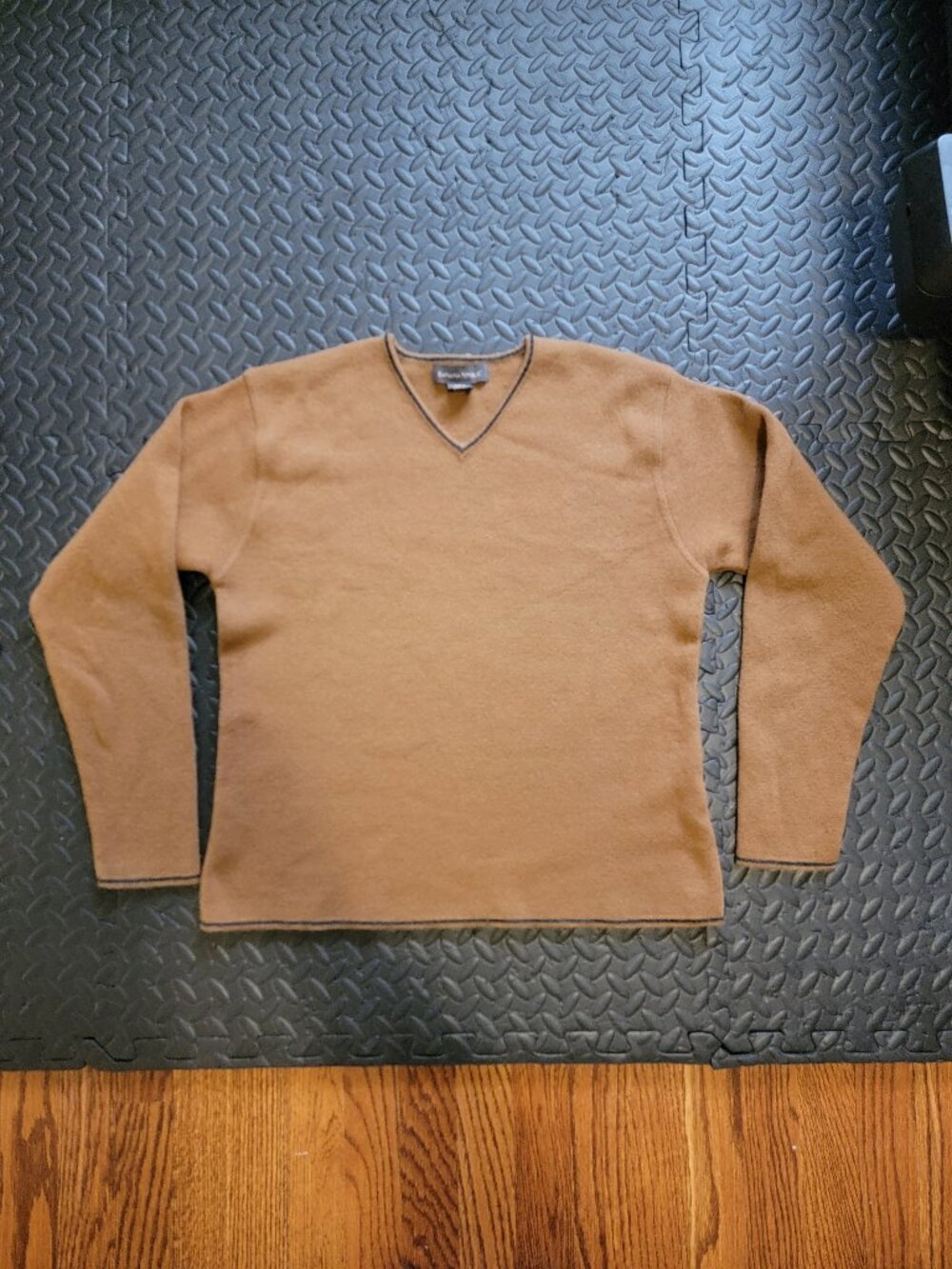 Banana Republic 100% Wool Women's V Neck Sweater, Long Sleeves, Brown, S, Used